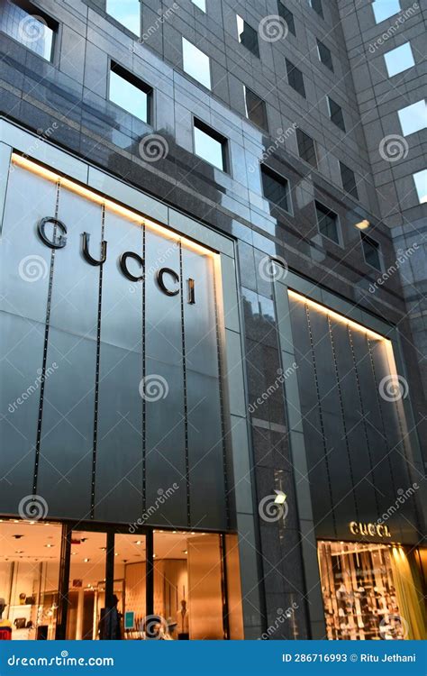 gucci store brookfield place.